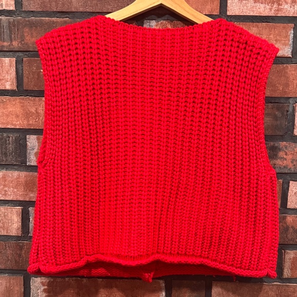 commense Crochet Button-Front Sweater Vest - Picture 5 of 9